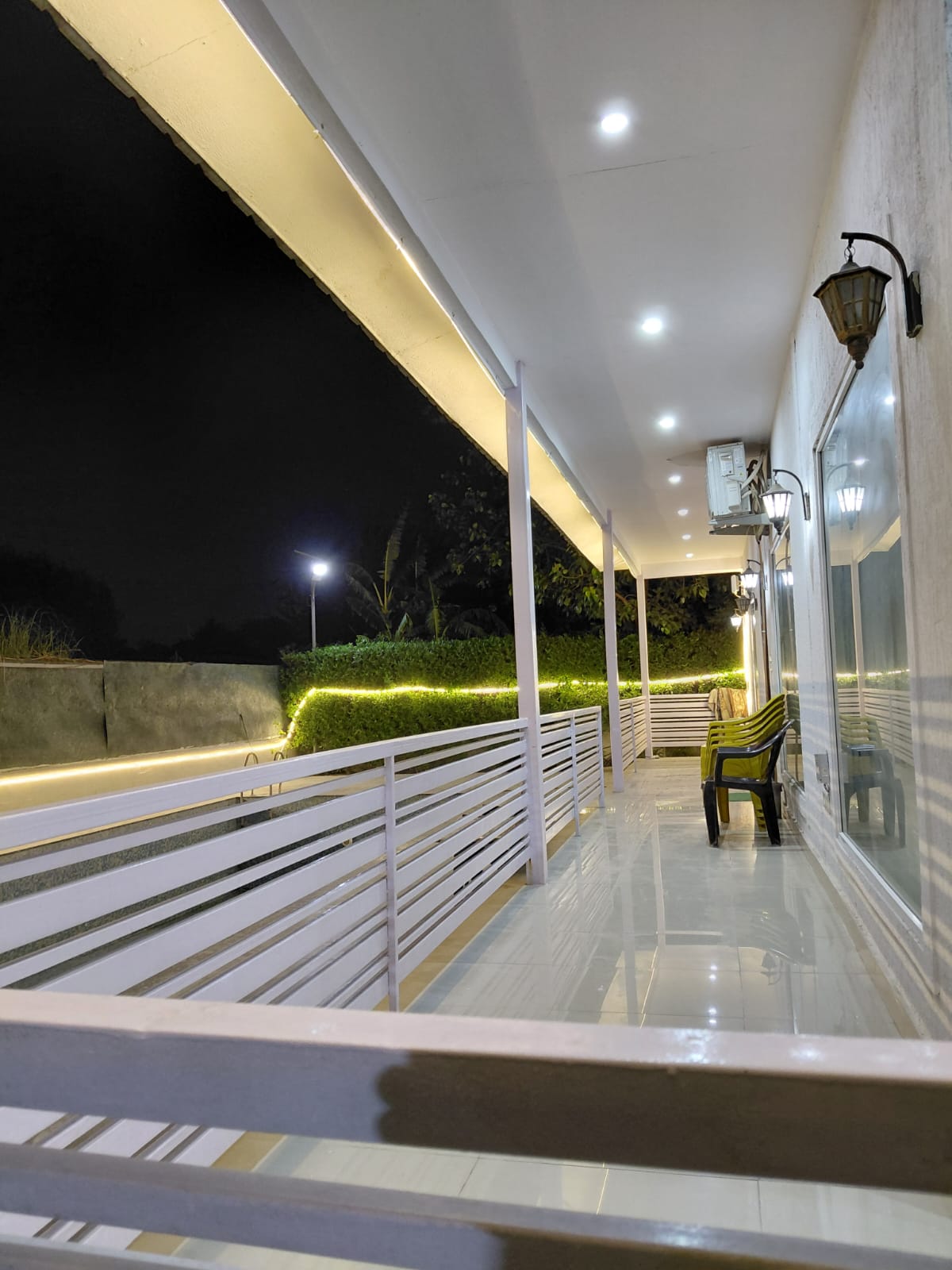 Golden Stay In and Party Farm House Sector 135 Noida