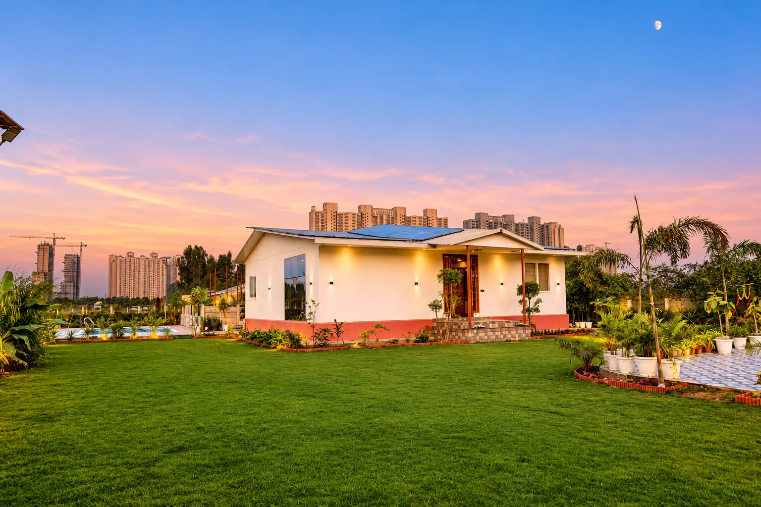 Ojas Farm exterior and lawn