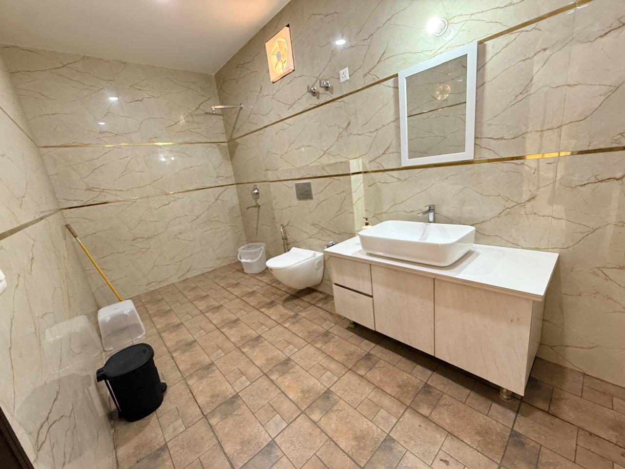 Royal Retreat Farmhouse property