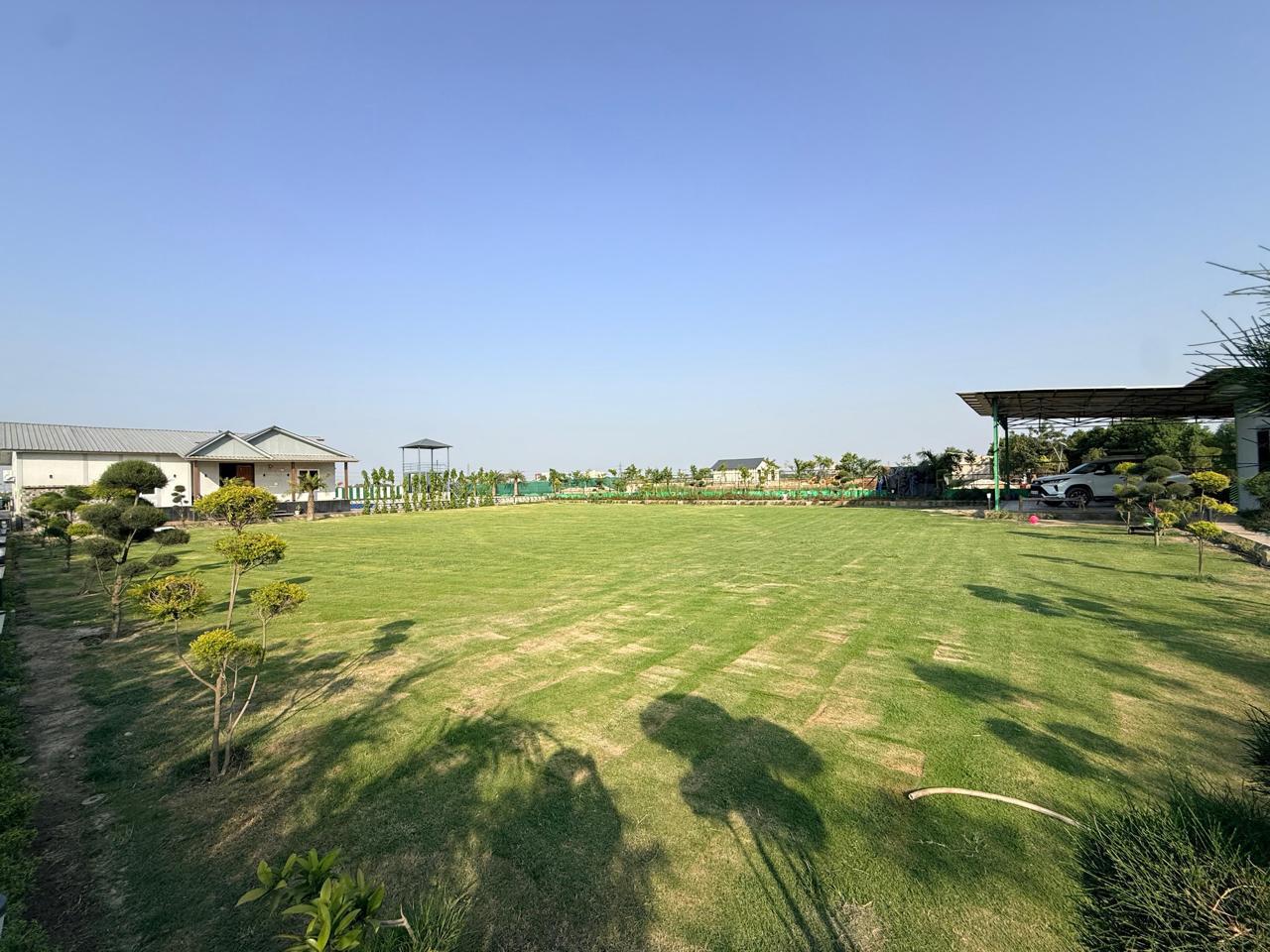 Royal Retreat Farmhouse party area