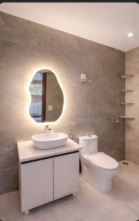 Modern bathroom at Shiv Kashi Farmhouse Noida